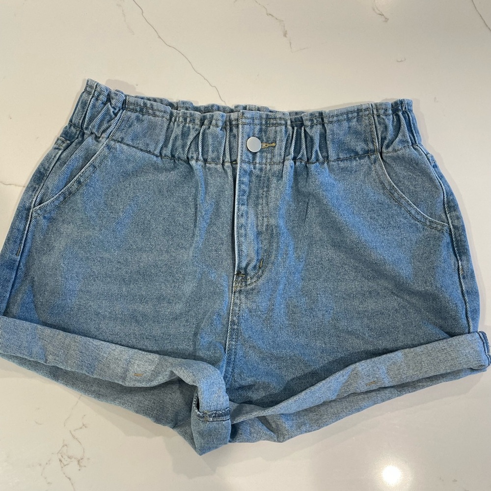 Cute embroidered shorts - Picture 1 of 4
